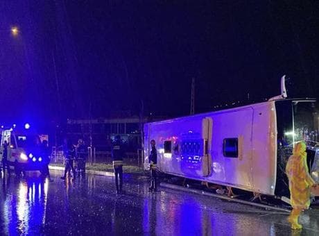 Samsun’da feci kaza! Yolcu otobüsü devrildi: 6 yaralı
