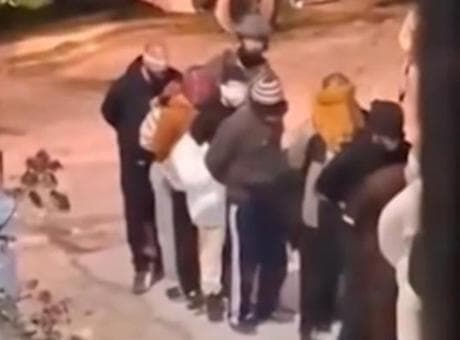 Son dakika...Ramazan'ın ilk gününde İsrail'den Batı Şeria'ya baskın! Filistinlilerin gözlerini bağladılar