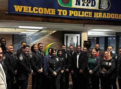 Son dakika...New York'ta Müslüman polisler, ramazanı etkinlik düzenleyerek karşıladı