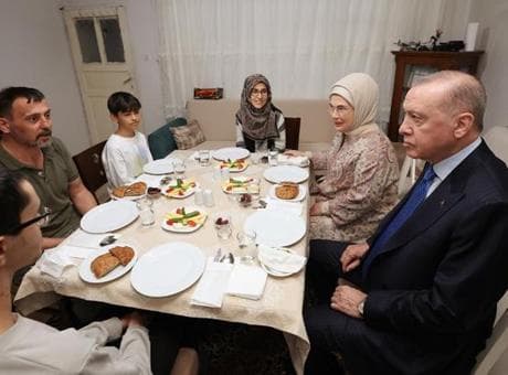 Cumhurbaşkanı Erdoğan, iftarda Kayacık ailesinin konuğu oldu