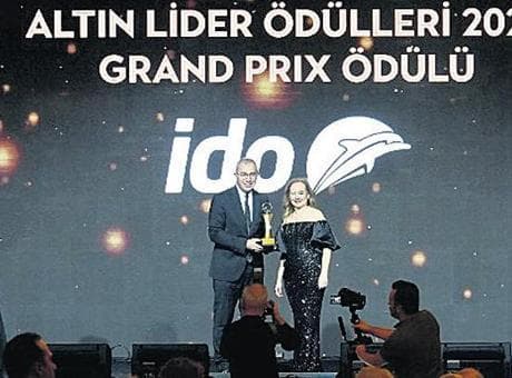 ‘Altın Lider’den 4 ödül kazandı