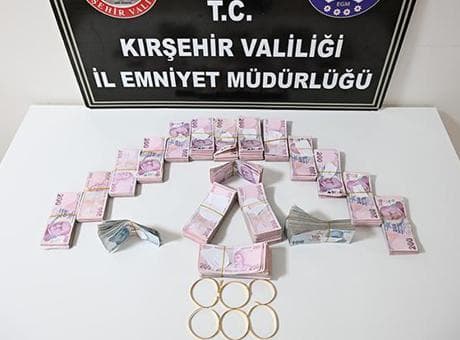 Kuyumcuda ‘düşük ayar’ oyunu! 405 bin lirayla suçüstü yakalandılar