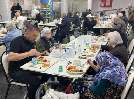 Bursa’da duygulandıran iftar! Fenomen esnaf 6 yıldır geleneğini sürdürüyor