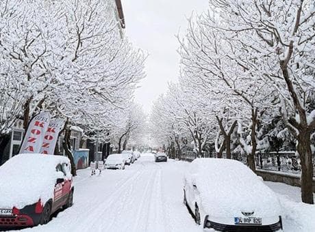 İlçede kar süprizi! 40 santimetreye ulaştı