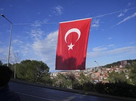 Şehit Hava Pilot Binbaşı Bolat'ın şehadet haberi İzmir'deki ailesine verildi