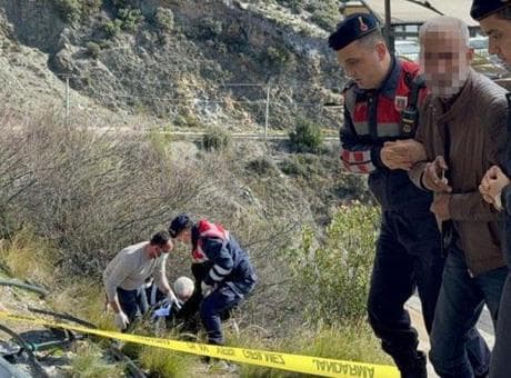 Yol kenarında kadın cesedi bulunmuştu! Şoke eden gözaltı