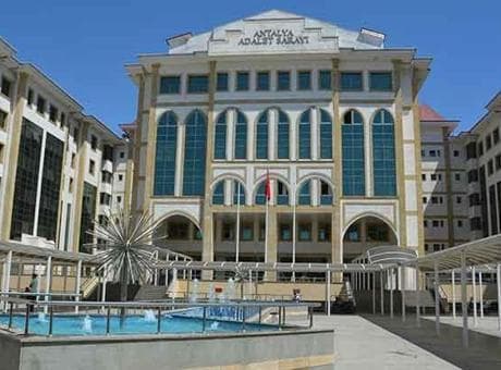 Antalya’da ‘soybağını değiştirme’ davası! Bebeğini başkasının üzerine kaydettiren anneye ve 2 kişiye hapis