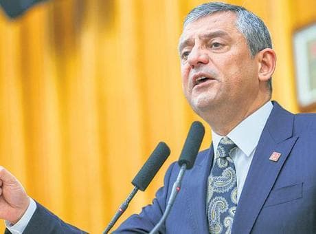 ‘Mevcut şartlarda yeni anayasaya mesafeliyim’