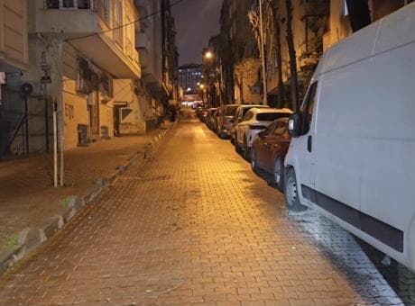 Bahçelievler’de maskeli dehşet! Kız arkadaşına gidiyordu, sokak ortasında kurşunlandı
