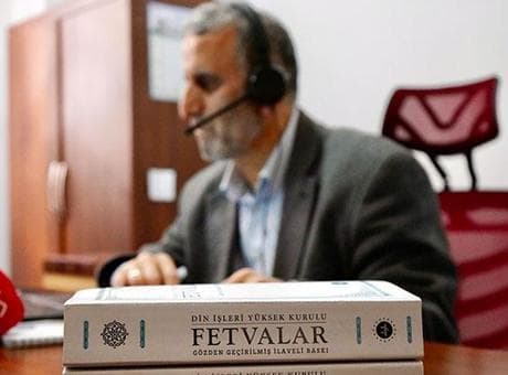 Ramazanda 'Alo Fetva Hattı'na gelen çağrı sayısı iki kat arttı! '13 yılda böyle soru ilk kez geldi'
