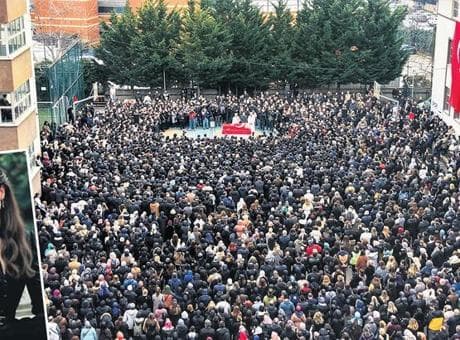Hastaneden çıktı, sınıfta öğretmenini katletti! ‘Elimizden bir şey gelmedi’