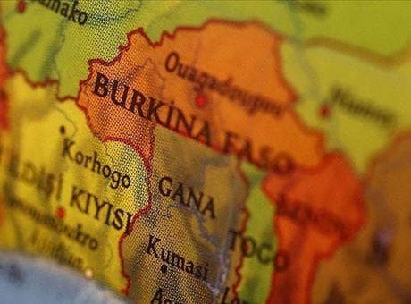 Gana'da yolcu otobüsüyle ambulansın çarpışması sonucu 16 kişi öldü