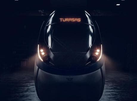 Türkiye'nin ürettiği ilk hızlı tren raylara iniyor
