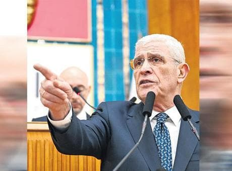 ‘Mollaların alternatifi kuklalar olamaz’