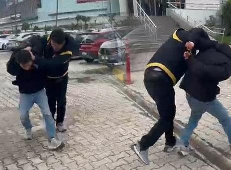 Akaryakıt istasyonunda rezalet! Tuvalette gizlice videosunun çekildiğini fark etti