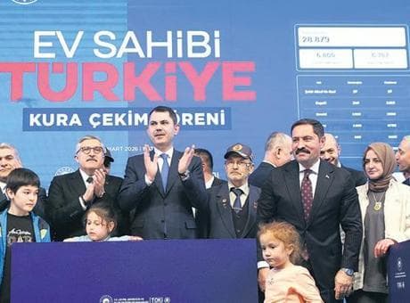 Bakan Kurum, Hatay’daki kura çekim töreninde konuştu: Hayalleri ertelemeyeceğiz