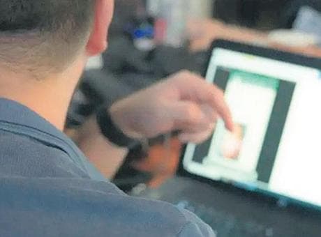 Ailelere ‘pedofili lobisi’ uyarısı: Çocuklarınızın fotoğrafını paylaşmayın
