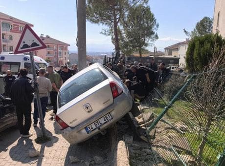Freni çekilmeyen araç dehşet saçtı! 11 yaşındaki çocuk hayatını kaybetti, dedesi ve kardeşi ağır yaralı