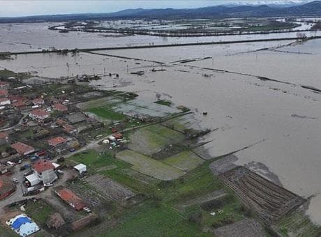 Edirne'de Tunca Nehri kıyısında toprak kayması