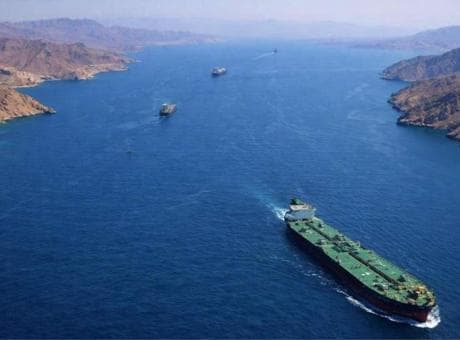 Beyaz Saray'dan Hürmüz Boğazı iddiası! 'Petrol tankerleri geçmeye başladı'