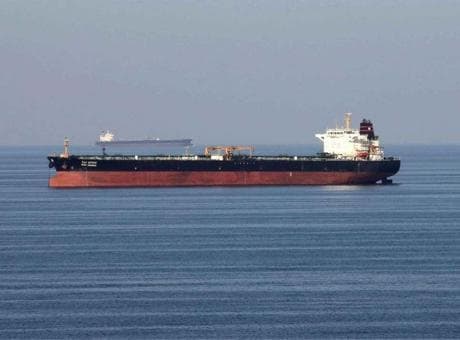 Son dakika...ABD'den savaş devam ederken kritik hamle! Milyonlarca varillik İran petrolüne yaptırımlar kaldırıldı