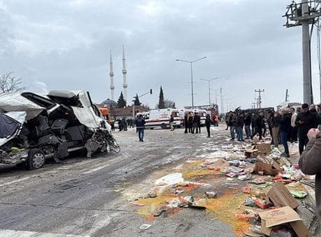 Freni patlayan kamyon ortaklığı savaş alanınan çevirdi