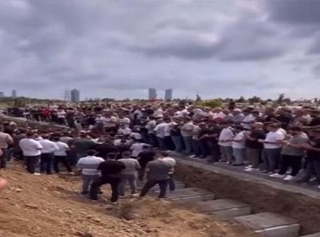 Mezarlıkta kanlı pusu! Ziyarete geldiler, kurşun yağmuruna tutuldular: 1 ölü 1 yaralı