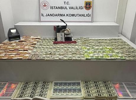 Esenler’de dev operasyon! Milyonlarca sahte dolar ve euro ele geçirildi
