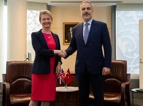Dışişleri Bakan Hakan Fidan, Birleşik Krallık Dışişleri Bakanı Cooper ile görüştü