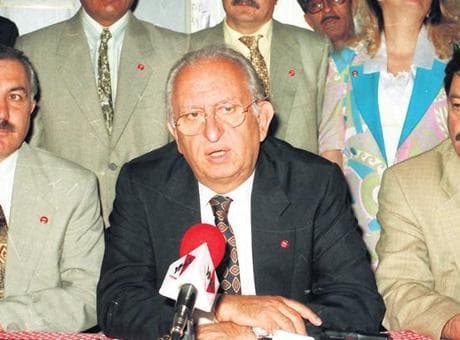 Siyaset nüktedan duayenini kaybetti