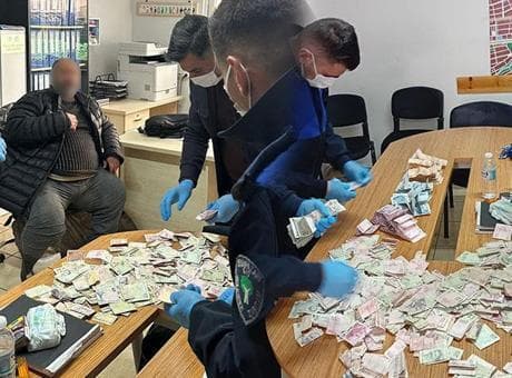 Dilencinin üzerinden çıkan para şaşırttı! Günlük kazancı dudak uçuklattı