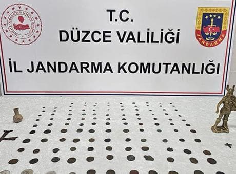 Düzce'de Roma ve Bizans dönemine ait olduğu değerlendirilen 136 eser ele geçirildi