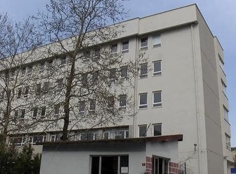 Ataşehir'de ortaokul kantininde zehirlenme iddiası: 26 öğrenci hastaneye kaldırıldı