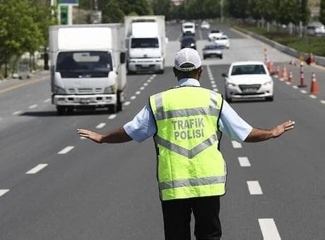 'İstanbul'da bugün bazı yollar trafiğe kapatılacak! Saatler belli oldu, alternatifler açıklandı