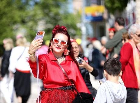 Edirne’de Kakava başladı, şehir karnavala döndü! Baba Fingo efsanesi, ateş ritüelleri ve turist akını