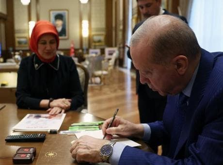 Cumhurbaşkanı Erdoğan, Türk Kızılaya kurban bağışında bulundu