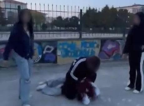 Samsun'da akran zorbalığı: Darbedip kameraya çektiler