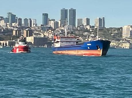İstanbul Boğazı'nda gemi makine arızası yaptı