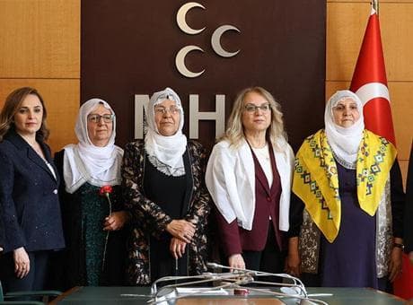 'Barış Anneleri'nden MHP'ye ziyaret! Görüşme 1 saat sürdü