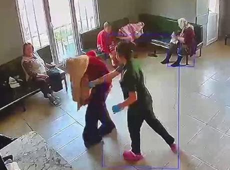 Kameralar kayıttaydı! İstanbul'da yaşlı bakım merkezinde skandal olay