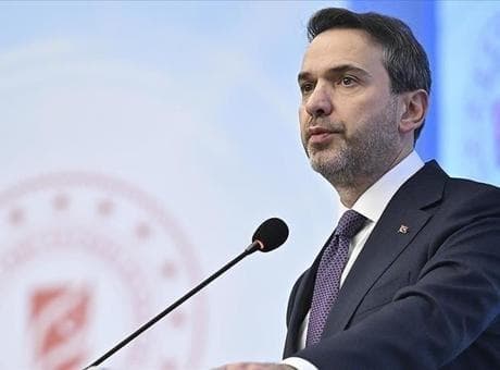 Bakan Bayraktar, SAHA 2026'yı ziyaret etti