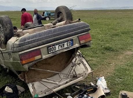 Afyonkarahisar'da otomobil takla atıp, şarampole devrildi! 1 ölü, 5 yaralı