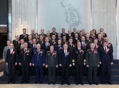 Bakan Güler, OYAK'ın 66'ncı Genel Kurulu dolayısıyla Anıtkabir'i ziyaret etti