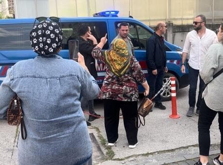 Tasmalı köpeğe vahşet! Demir çubukla öldürüp sürükledi! Tutuklandı