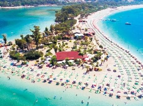 Dalaman’da 2 şezlong ve 1 şemsiye 350 TL