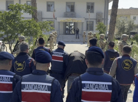 Aydın’daki vahşette yeni tutuklama! Annesini odunla öldürmüştü: Kanlı mont ortaya çıktı