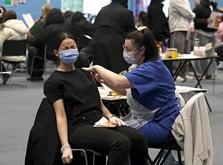 Avrupa'nın göbeğinde menenjit alarmı! 1 öğrenci hayatını kaybetti, temaslılara tedavi başlatıldı