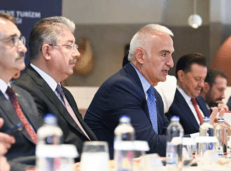 Son dakika... Bakan Ersoy'dan 3 ile halk plajı müjdesi: Ücretsiz, beş yıldızlı otel konforunda...