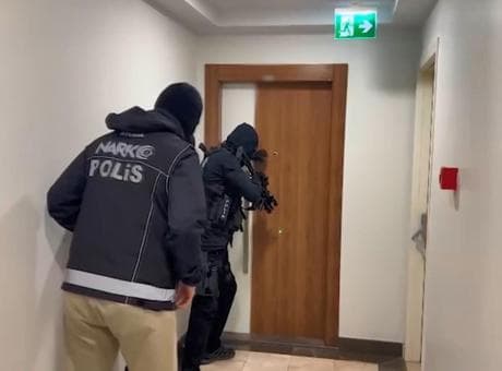 MİT ve Emniyet'ten ortak operasyon! Kırmızı bültenli şüpheli Pendik’te yakalandı
