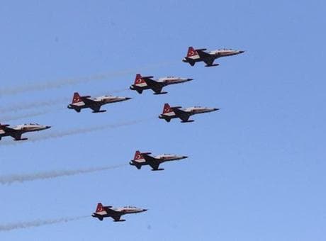 SOLOTÜRK ve Türk Yıldızları Samsun’da nefes kesti